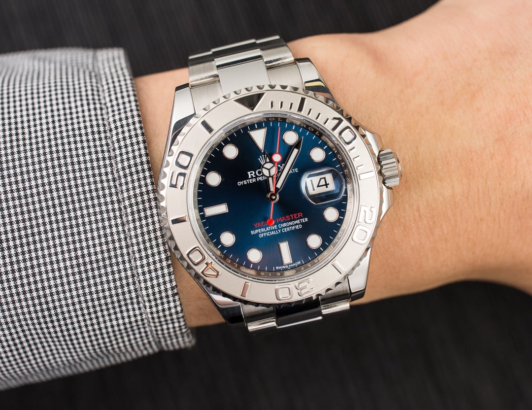 The red second hand is striking on the blue dial of this best fake Rolex Yacht-Master.